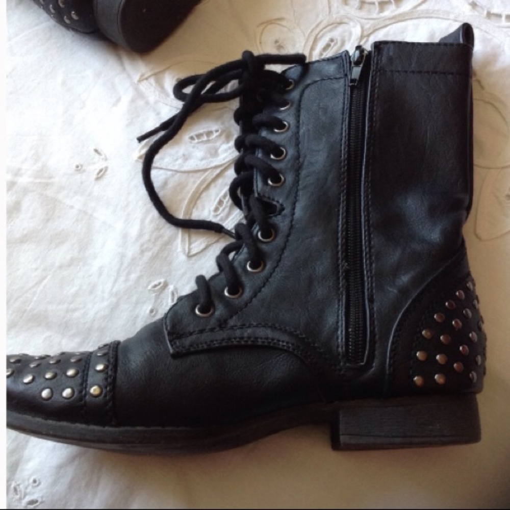 AEROPOSTALE BLACK ANKLE BOOTIES 6.5 - Picture 6 of 8